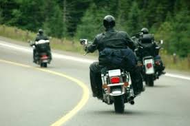 Nach einer angemessenen wartezeit vor der roten ampel darf man vorsichtig in die kreuzung einfahren, ohne mit konsequenzen rechnen zu müssen. Motorradfuhrerschein Der Klasse A Fahrerlaubnis 2021