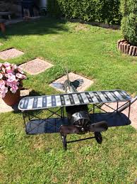 Denn zwischen gartenzaun und haustür parkt ein privatjet! Windspiel Flugzeug Gartenstecker Metall Balancer Doppeldecker
