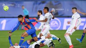 Liga campionilor uefa (numită înainte cupa campionilor europeni sau cupa europeană) este cea mai puternică competiţie fotbalistică europeană a cluburilor şi una din cele mai prestigioase competiţii. Fotbal Real Madrid FÄƒrÄƒ JucÄƒtori De BazÄƒ Inaintea DeplasÄƒrii La Liverpool Din Liga Campionilor