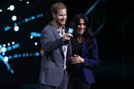 Meghan markle ha definito con il forte termine liberatorio il fatto di essere stata in grado di dire di sì alla richiesta di intervista di oprah winfrey e, in generale, di poter tornare a parlare a nome suo. Harry E Meghan Da Oprah Winfrey L Intervista Tv Il 7 Marzo Moda D It Repubblica