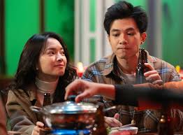 Em chưa 18 xoay quanh câu chuyện tình yêu, tình bạn, sự ganh đua giữa những người trẻ tuổi. Chau Bui Khoa Moi Anh Tu Khi Ä'ong Cáº·p Trong Chá»‹ MÆ°á»i Ba 3 Ngay Sinh Tá»­ VÄƒn Hoa Thanh Nien