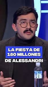 La derecha habla de la "grasa del Estado", pero cuando llegan a gobernar se  quieren gastar más de $180 millones en una fiesta con caviar como ocurre  con el Alcalde Felipe Alessandri (militante RN). ...