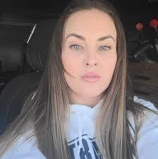 Sarah Slay's Instagram, Twitter & Facebook