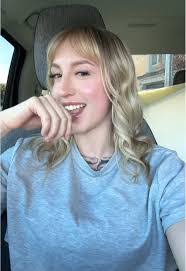 Jamie Peach's Instagram, Twitter & Facebook