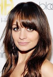 Nicole richie wore a towering bun to the 40th annual fifi awards. Face Nicole Richie Hair Color Nicole Richie Hair Brunette Hair Color