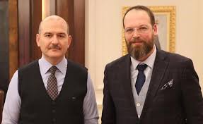Fatih tezcan galerileri, fatih tezcan resimleri, listeler ve fatih tezcan videoları. Fatih Tezcan Pimi Cekip Bombayi Birakti Baska Bakanlar Da Istifa Edebilir