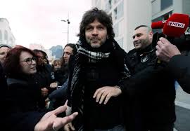 Marie trintignant, malgré son état critique, est rapatriée en france, où elle meurt de ses blessures le 1 er août 2003. La Lettre Dechirante D Une Amie De Marie Trintignant A Bertrand Cantat Soirmag