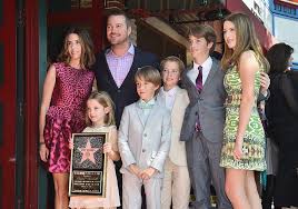 Chelsea noble and kirk cameron met on the set of growing pains when she got the role of kate. Celebrities With Lots Of Children Big Families Simplemost