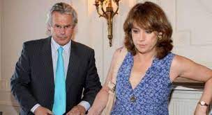 Artículo del juez baltasar garzón y la fiscal dolores delgado sobre la destrucción de bienes culturales a manos del estado islámico, crimen calificado de trascendencia internacional, perseguible universalmente y, por tanto, susceptible de aplicación de la justicia universal. Baltasar Garzon Y Dolores Delgado Durante Su Cena A Solas En Roma El Le Tomo Una Mano Tiernamente Y Se La Beso Informalia Es