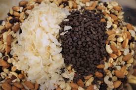 These healthy trail mix recipes are delicious and a cinch to put together! How To Make Your Own Healthy Trail Mix Recipe