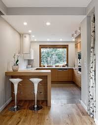 Kuche U Form Holz Optik Weisse Arbeitsplatte Einbaulleuchten Decke Kuchenplanung Einbaukuche Kucheneinrichtung