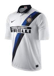Dopo un positivo momento tra dicembre e gennaio, che aveva riportato l'inter ai piani alti, una successiva crisi di risultati costò la panchina al tecnico romano. Inter Milan 2011 12 Auswarts Trikot