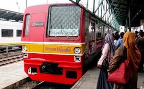 Sungguhpun pada awalnya dinamakan kapal darat oleh tentera british, kenderaan awal diruk sebagai pengangkut air (kemudian dipendekkan. Simak Begini Layanan Dan Jadwal Krl Dan Ka Lokal Saat Ppkm Darurat