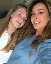 😓 Saldo blanco… Aunque me siguen traicionando los nervios, según yo muy  cool 😎 #not Frena, frenaaa,frenaaaa!!! #drivinglessons #parkingchapter #2  #mommyduty