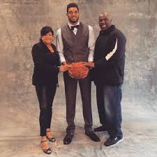Towns said his mother, jacqueline cruz, has been diagnosed with the disease and is currently on a ventilator and in a. Kentucky Sports Radio Kentucky Sports Radio Karl Anthony Towns Karl Anthony