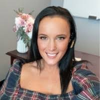 Shelly Lauer's Instagram, Twitter & Facebook