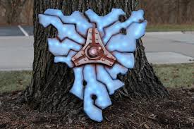 It's yielded by a guardian scout, so you'll have to battle to get it. Painting The Guardian Shield From Legend Of Zelda Breath Of The Wild 4 Steps Instructables