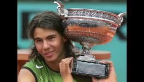 Après 13 titres gagnés entre 2005 et 2020, 100 victoires au. French Open 2005 Rafael Nadal