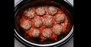 Apres Avoir Vu Cette Video Vous Ne Verrez Plus Jamais La Boulette De Viande Du Mem Cheese Stuffed Meatballs Mozzarella Stuffed Meatballs Slow Cooker Meatballs