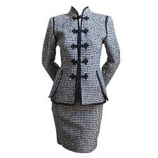 Black And White Houndstooth Suit 1stdibs Emanuel Ungaro Black White Houndstooth Suit With Frog Clousre Explore Items From 1 700 Global Dealers At 1stdibs Fashion White Houndstooth Clothes