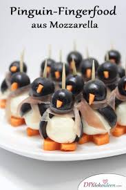 Eure Gaste Werden Vom Pinguin Fingerfood Aus Mozzarella Begeistert Sein Fingerfood Fingerfood Party Snacks Fur Party