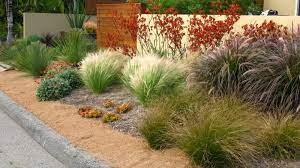 Petit jardin moderne photos et idees deco de jardins. Gravier Decoratif Exterieur L Incontournable Dans La Deco Jardin Moderne Gravier Decoratif Jardin Moderne Amenagement Jardin