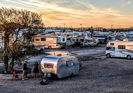 Owning a campground with michael brandi matthews. Quartzsite Az A Guide For Rv Campers In The Mobile Living Mecca