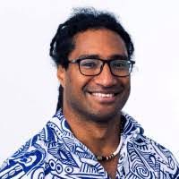 Naomi Stringer's Instagram, Twitter & Facebook