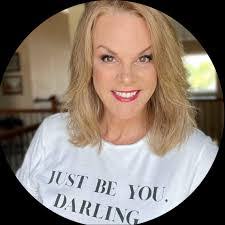 Jenifer Robinson's Instagram, Twitter & Facebook