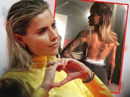 Check out the latest pictures, photos and images of sophia thomalla. Munchen Sophia Thomalla Mit Neuem Tattoo Es Ist Nicht Was Alle Erwarten Fanbase