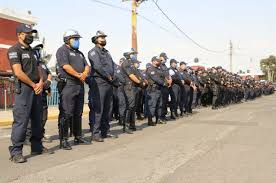 Fernando vilchis y bibiana belsasso, en el puente de fierro, en ecatepec, que heredamos a los policías, más de dos mil; Reportan Nuevos Casos De Covid 19 En La Policia De Ecatepec Estados La Jornada