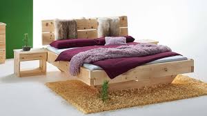 Daher empfehlen sie ein bett aus zirbenholz. Zirbenholz Balkenbett Urkraft Mit Naturkante Am Kopfteil