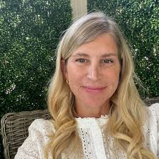 What is a good, modestly priced Airbnb in the Marais?