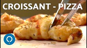Era da due anni che avevo voglia di preparare la pasta sfoglia, ma ero completamente terrorizzata dai suoi tempi lunghi di preparazione e dall'enorme quantità di burro che si usa. Cornetti Salati Di Pasta Sfoglia Alla Pizza Youtube
