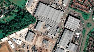 Hop out of the coach and head inside to immerse yourself in all things harry potter. Wirtschaft Von Oben 81 Warner Bros Studio Tour London Auf Diesem Alten Flugplatz Spielten Schon James Bond Und Harry Potter