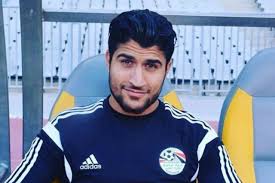سخر أحمد حسام ميدو، الإعلامي بقناة النهار من اتحاد الكرة والمستوى الفني الذي ظهر عليه علي لطفي حارس الأهلي، خلال مباراة فريقه أمام. Ø£Ø±Ù‚Ø§Ù… ÙƒÙŠÙ ÙŠÙÙƒØ± Ø§Ù„Ø£Ù‡Ù„Ù‰ ÙÙ‰ Ø¶Ù… Ø¹Ù„ÙŠ Ù„Ø·ÙÙ‰ ØªØµØ¯Ù‰ Ù„Ù€ Ø¨Ø§Ø³Ù… Ù…Ø±Ø³Ù‰ Ø³ÙˆØ¨Ø± ÙƒÙˆØ±Ø©