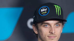 In una delle sue rare apparizioni pubbliche, stefania palma ha aggiornato i tifosi del dottore nella sua tavullia sulle condizioni fisiche del figlio: Valentino Rossi Il Fratello Luca Sara Suo Rivale In Motogp