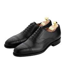 It's a classic shoe style with which you are always dressed well, whether it's combined with a suit or a casual look with jeans.our handmade oxfords are very elegant and formal shoes due to their characteristic closed lacing, but depending on the style and colour they can be. Calf Leather Brogue Oxford Shoes With Perforated Toe Cap