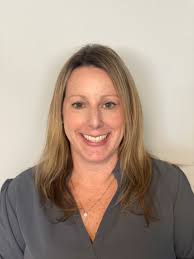 Laurie Navarro's Instagram, Twitter & Facebook