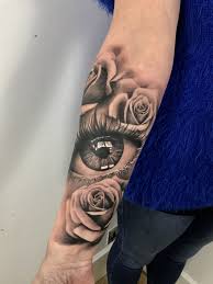 Gently wash all excess blood, ointment, ink, and plasma from your tattoo. Augen Und Rosentattoo Von Borislav Begrenzte Verfugbarkeit Im Salvation Tattoo Studio Augen Und Ros Full Sleeve Tattoos Rose Tattoo Sleeve Eye Tattoo