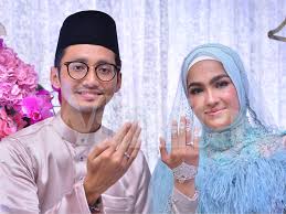 Begini kabar terbaru elfira loy mantan pacar baim wong. Dugaan Bertunang Elfira Loy Dan Sufian Suhaimi Itu Fasa Paling Berbisa Dalam Hubungan Sebelum Kahwin Mingguan Wanita