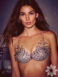 Victoria S Secret 2015 Fantezi Sutyeni Ni Tanitti Victoria S Secret Lily Aldridge Sutyen
