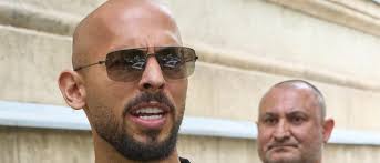 Woning van Andrew Tate opnieuw binnengevallen door Roemeense politie