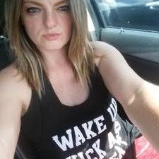 Tess Lee's Instagram, Twitter & Facebook