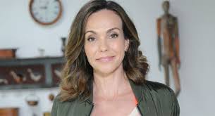 Atriz deixa a Record após 17 anos e vira nova estrela da Globo