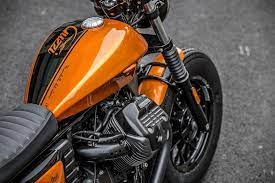 Moto Strada Bespoke V9 Custom Bobber Copper Colored Beauty Moto Guzzi Custom Bobber Moto Guzzi Custom Bikes Cafe Racers