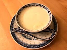 なぜ固まる ゼラチンなしで作れる 生姜牛乳プリン 宮廷牛乳プリン のレシピ 中国の神秘 メシ通 ホットペッパーグルメ レシピ プリン ゼラチン