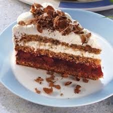 Saftig Und Luftig Leicht Diese Torte Ist Der Fruchtige Klassiker Fur Ihre Kaffeerunde Pflaumentorte Kuchen Und Torten Leckere Torten