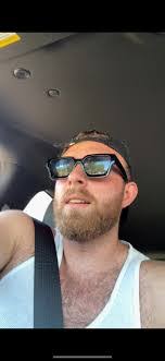 Eric Portis's Instagram, Twitter & Facebook