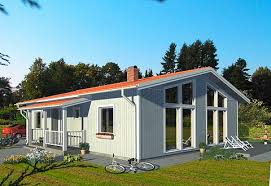 Für ein hierzulande übliches einfamilienhaus aus holz können sie durchschnittlich mit etwa 120.000 bis 240.000 euro rechnen. Fertighaus Aus Holz Bauen Holzhaus Bausatz Preise